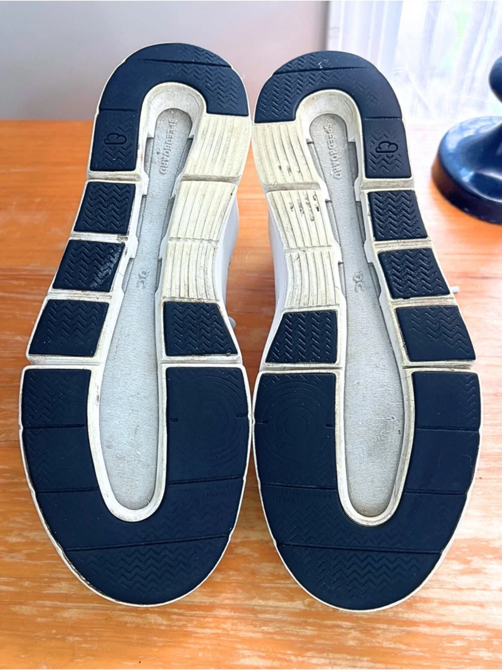 On Running The Roger Advantage Men’s Shoe - Picture 13 of 16